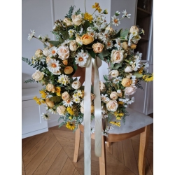 Wianek wiosenny kwiatowy na drzwi 